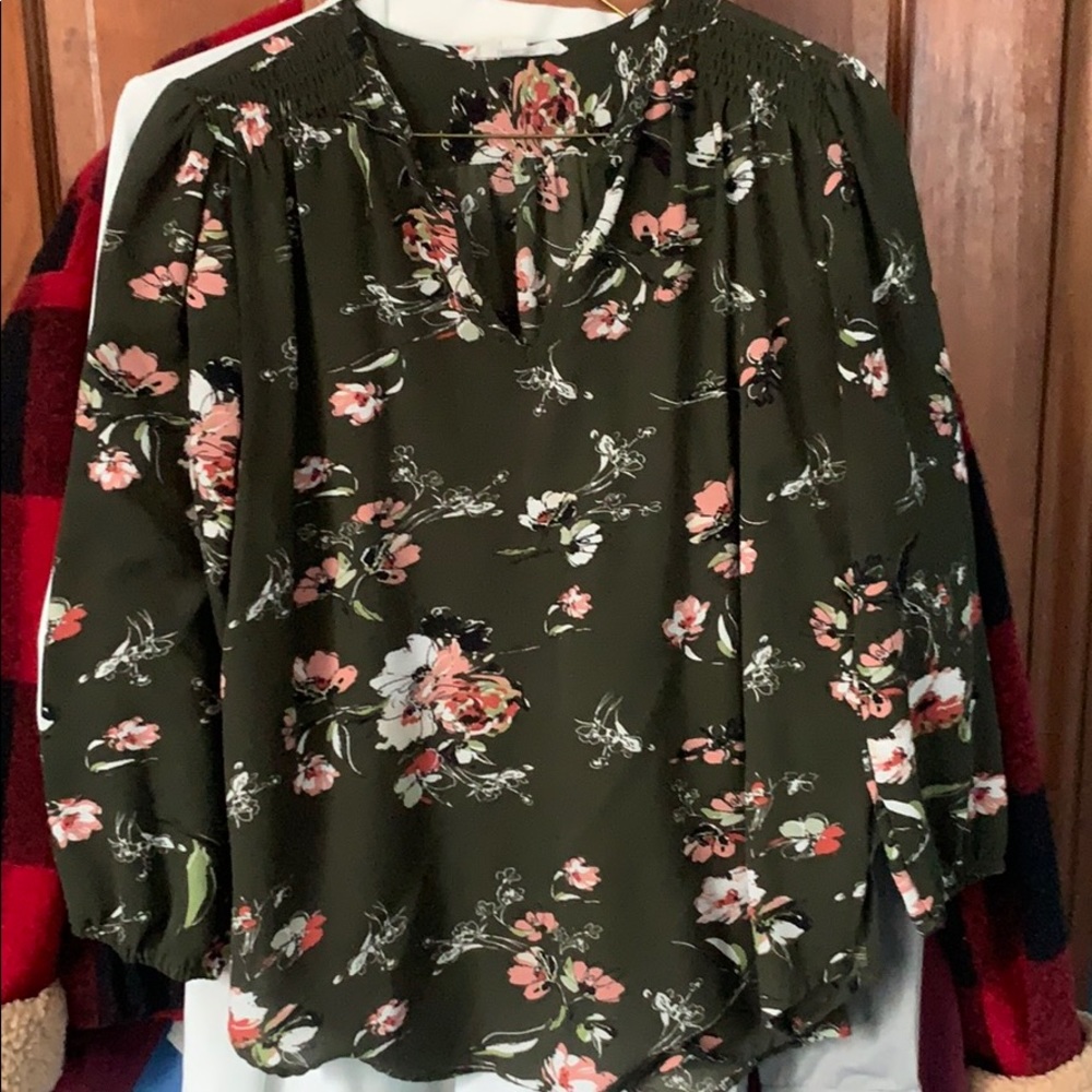 Dark green 3/4 sleeve blouse